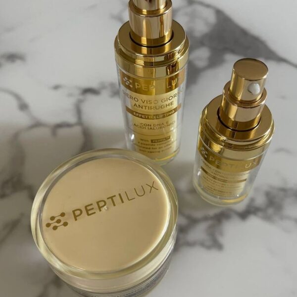 Peptilux dienas pret grumbu krēms un serums pirkt Chogan